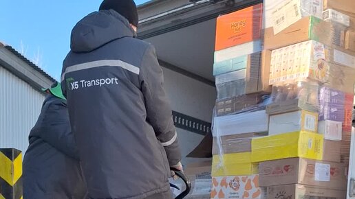 Оператор склада пятерочка обязанности. Реклама пятерочки приглашаем на работу. Работник пятерочки. Подработка в пятерочке отзывы. Приглашаем на работу продавцов кассиров пятерочка.