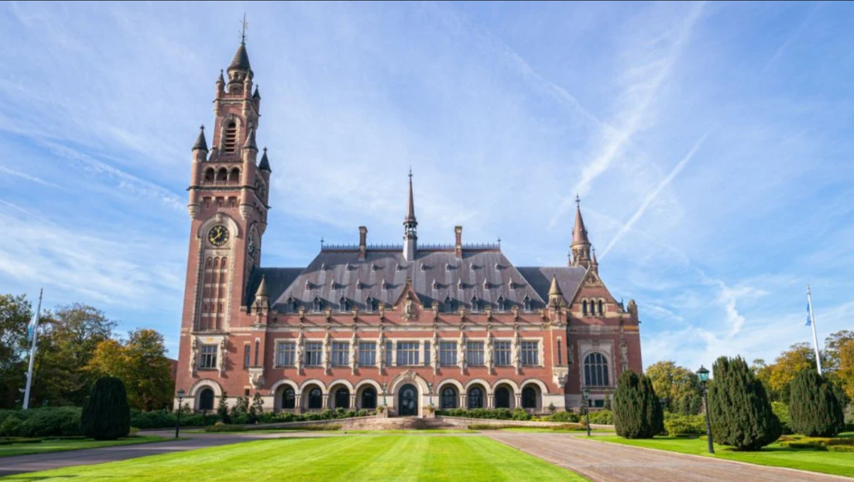 Guten Abend, Empire.