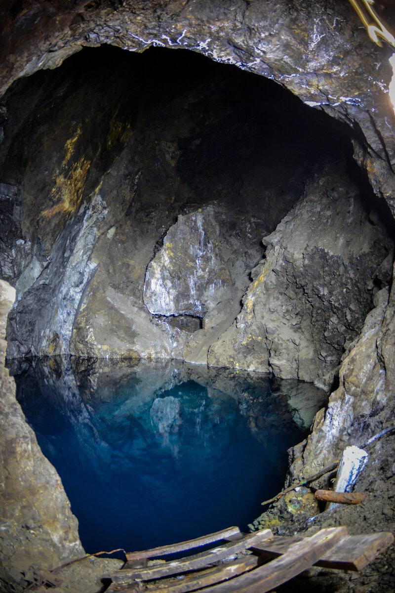 Слюдянские штольни. Рудник 1. 1 рудник. Рудник 1. Лермонтовский рудник № 1.