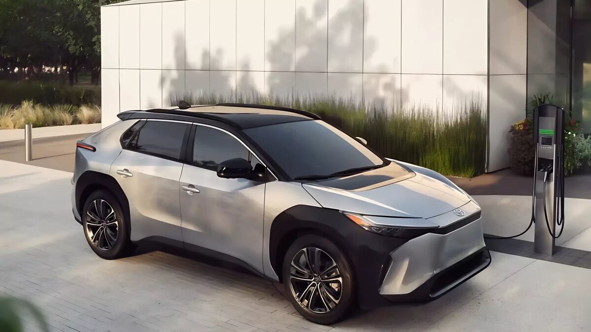     В автоконцерне «Тойота» очень скромно оценивают емкость рынка электромобилей, так что будут продолжать выпуск авто с ДВС