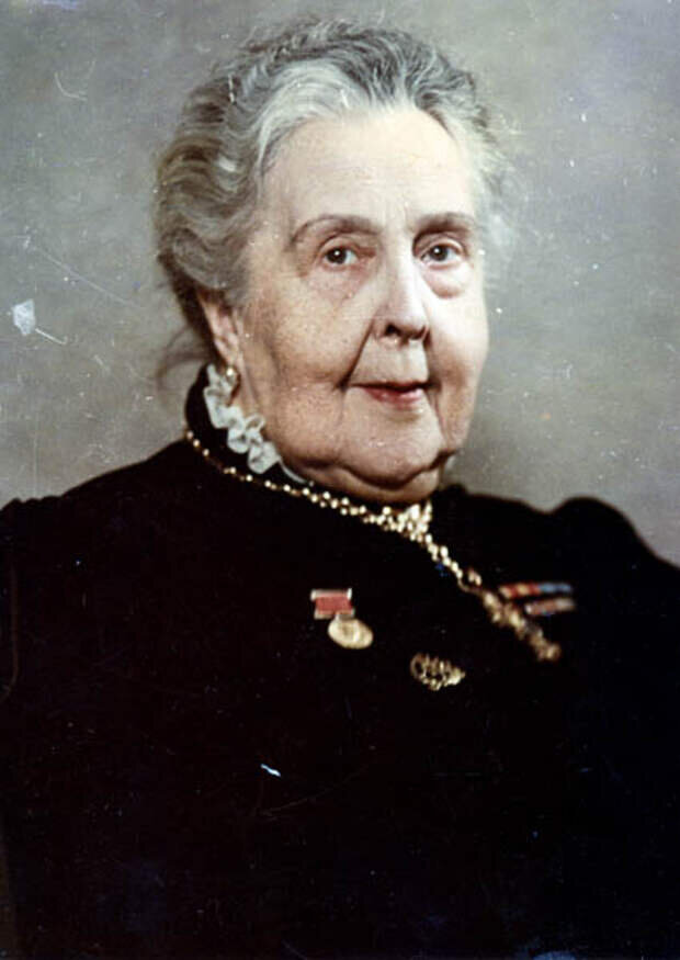 Александра Яблочкина