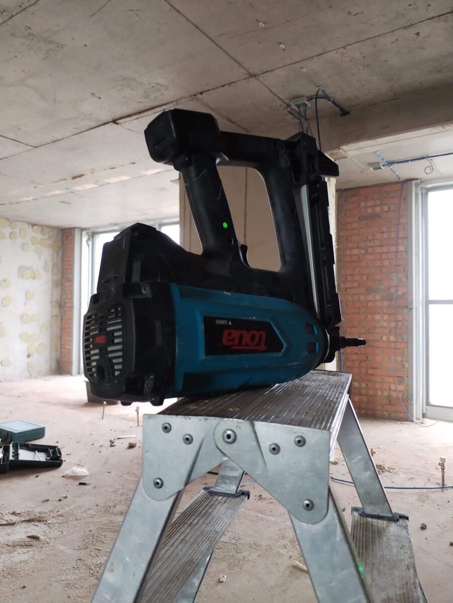 Рабочий момент. Перекур во время прямого монтажа)))