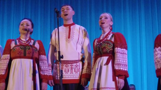 Слова прямо в сердце. Песня стреляю попадаешь в сердце. Группа подиум стреляю в сердце съемки клипа. Пистолет любви. Владимир песня - стреляй.