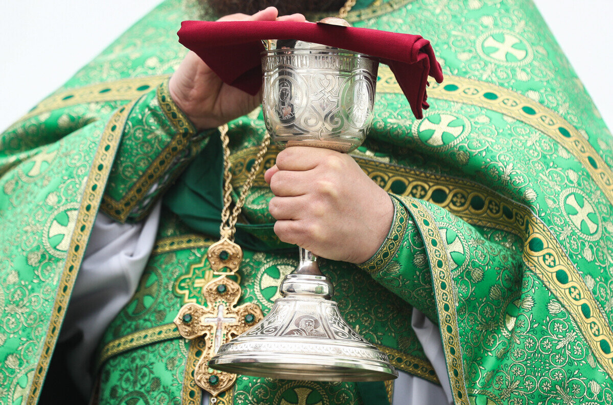 Во время божественной литургии на Соборной площади Свято-Троицкого Серафимо-Дивеевского монастыря в Нижегородской области в праздник обретения мощей преподобного Серафима Саровского
Михаил Терещенко / TASS