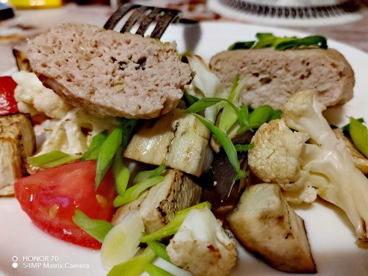 котлеты из говядины. котлеты куриные для диабетиков рецепт. блюда для диабетиков. гречаники - котлеты из гречки. котлетки с индейки с цукини.