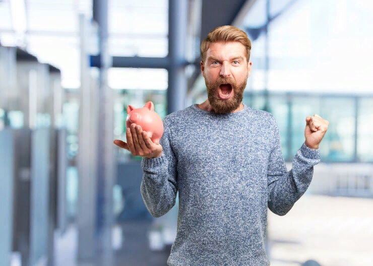 Бывают жадные мужья, которые из-за каждой копейки скандал устраивают