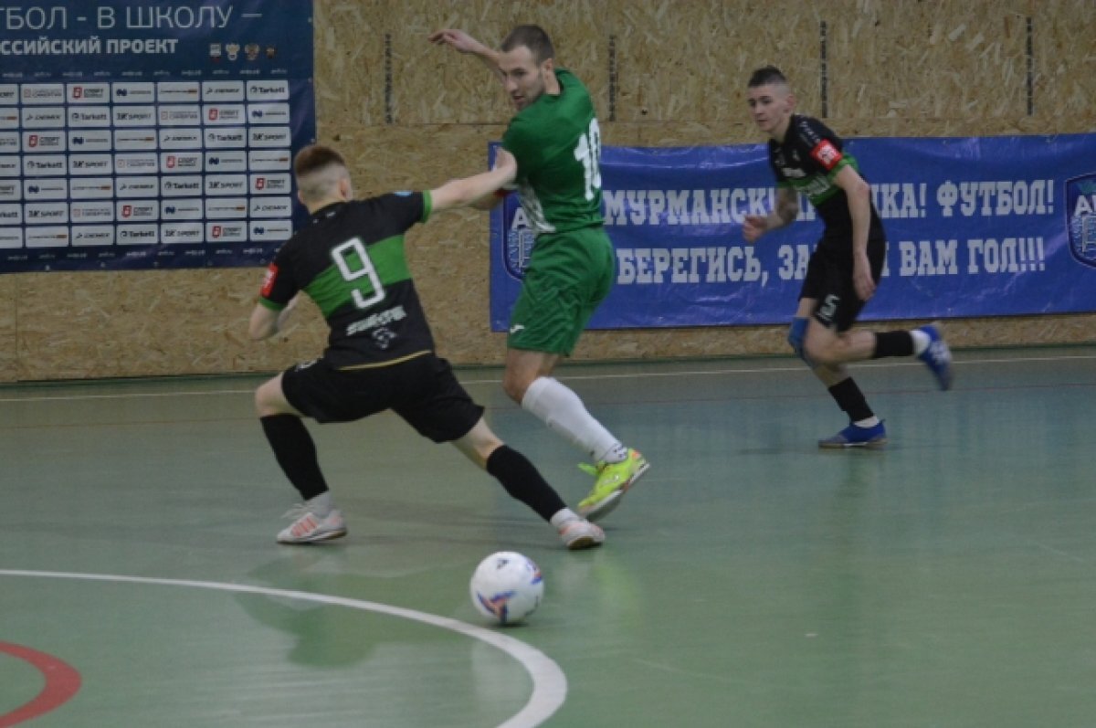    В Мурманске 55 команд разыграли медали в мини-футболе