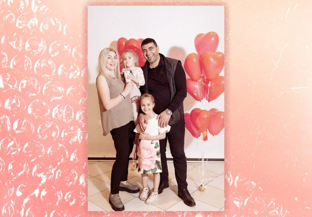 Эмин с Верой и дочками. Фото из личного архива героев