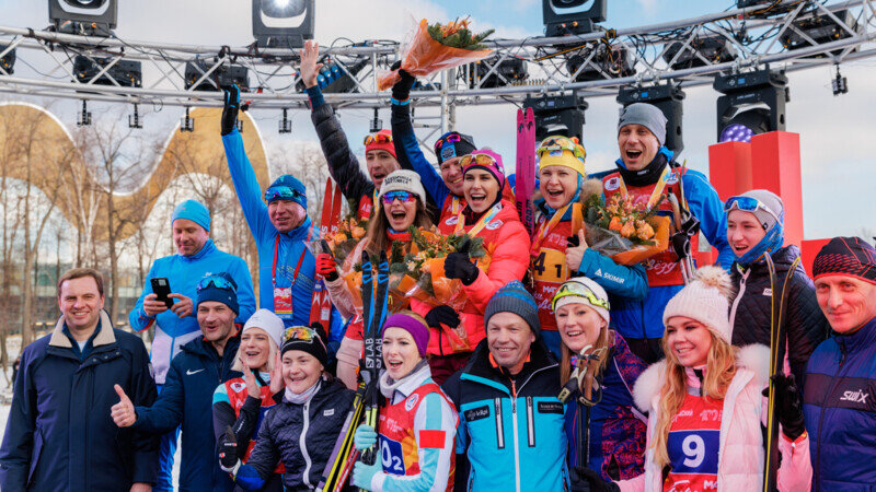 новогодняя красная площадь. москва красная площадь онлайн. новогодние рекламные заставки (твц. москва красная площадь 2021. новый год прямой эфир москва сейчас.