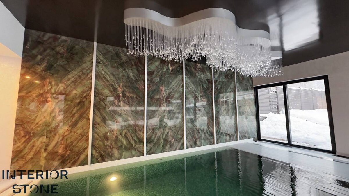 Сланец в интерьере. Гипсовый камень в интерьере. Каменные панели для стен. Interior panels камень. Отделка спальни декоративным камнем.