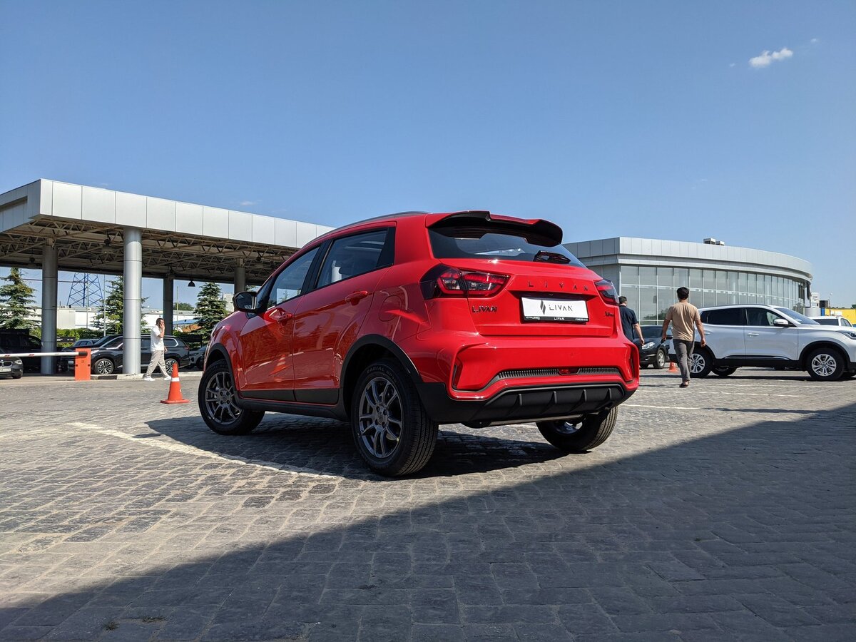 Какой кроссовер самый недорогой. Subaru xv 1. Datsun datsun go-cross. Какой кроссовер самый недорогой. Голубой кашкай 2021.