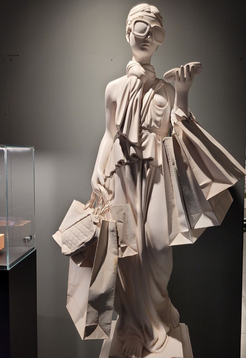 Примета нельзя возвращать пустую посуду. Посуда на блошином рынке сервизы. Посуда на блошиных рынках москвы. Можно ли отдавать посуду. Можно ли отдавать посуду.