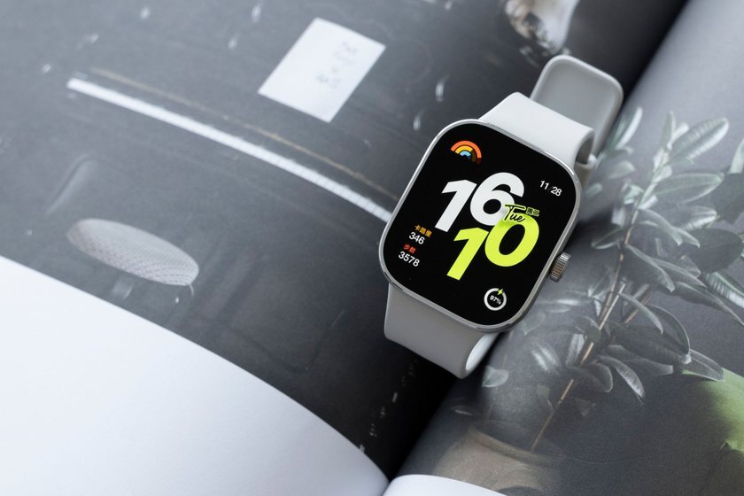 часы 12 бьют. фон с часами. новогодние часы на площади ленина. часики 2023 год. часики 2023 год.