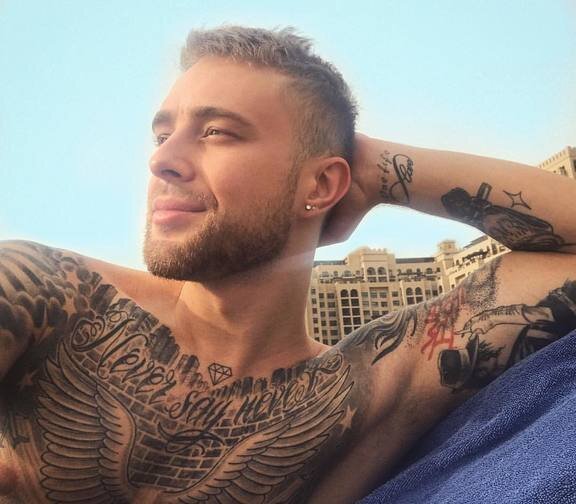 джонатан чебан и егор крид. егор крид и валя еорновал. др егора крида 2020. тимати звездопад тикток. скруджи и крид подрались.