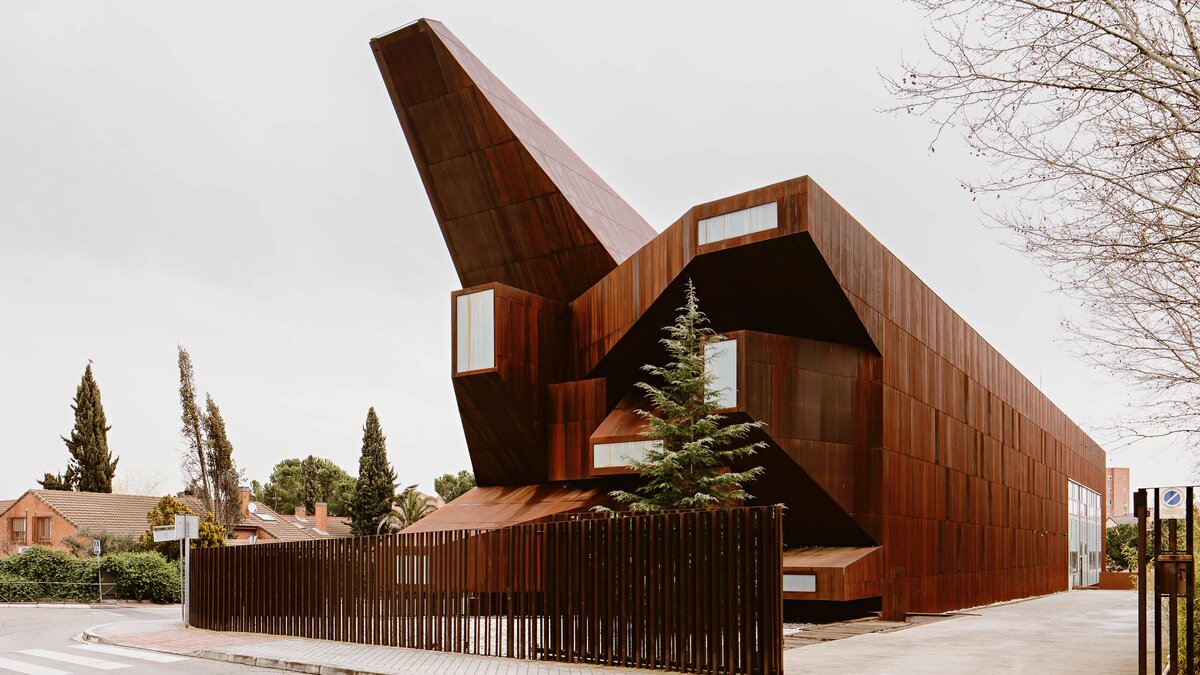 ричард майер юбилейная церковь. рим церковь архитектор ричард мейер. здание футуроскоп франция фасад. жилой дом vi-sang house в кенгидо. асимметрия в архитектуре япония.