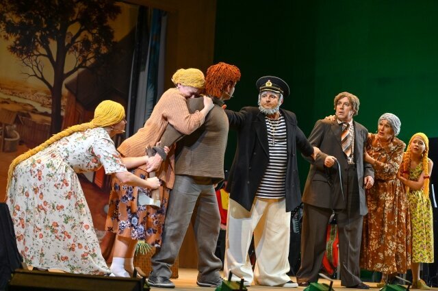 памятник на могиле меньшова на новодевичьем. гурченко любовь и голуби. киноляпы в фильме любовь и голуби. любовь и голуби похороны. памятник нине дорошиной на пятницком кладбище.