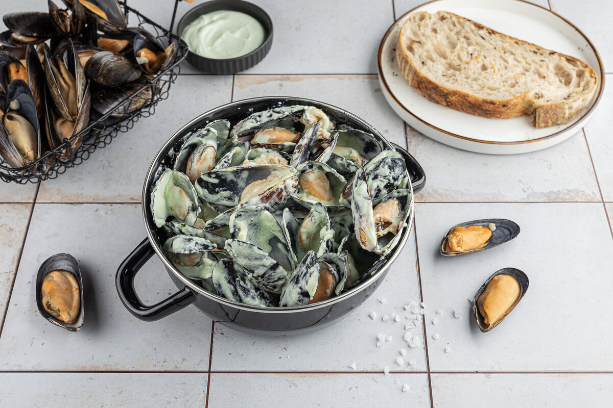 Мидии дю-пуассон. Креветки мидии устрицыустрицы. Мидии чили в створке. Мидия тихоокеанская. Premium mussels мидии.