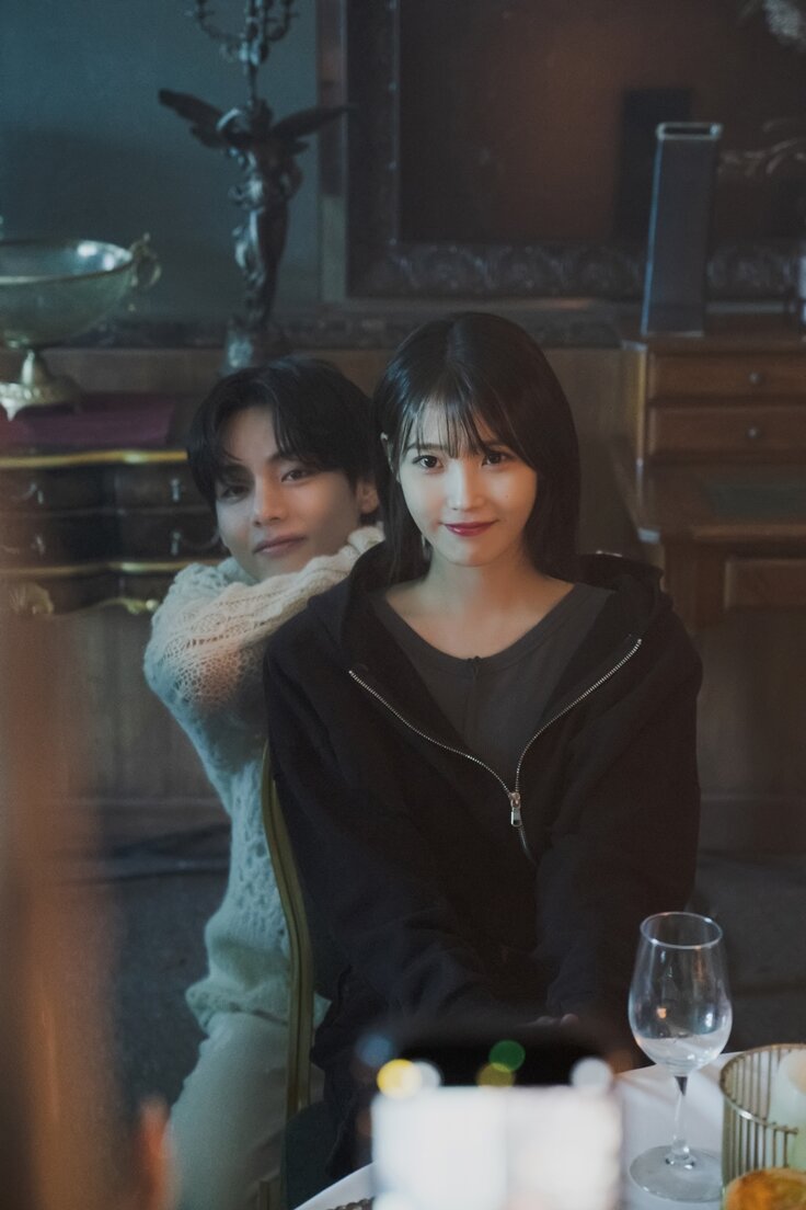 Скрипка любовь. Глубокая печаль. Саксофон и море. Пара в горах любовь. Любовь.