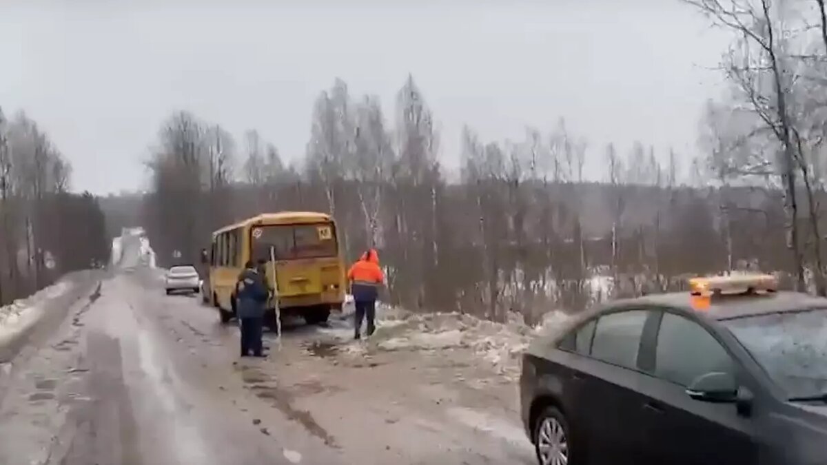     По факту ДТП началась проверка: Следком поделился кадрами с места происшествия.