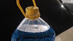 незамерзающая жидкость светофор. незамерзайка светофор. омывайка на заправке. Red line. светофор омывайка.