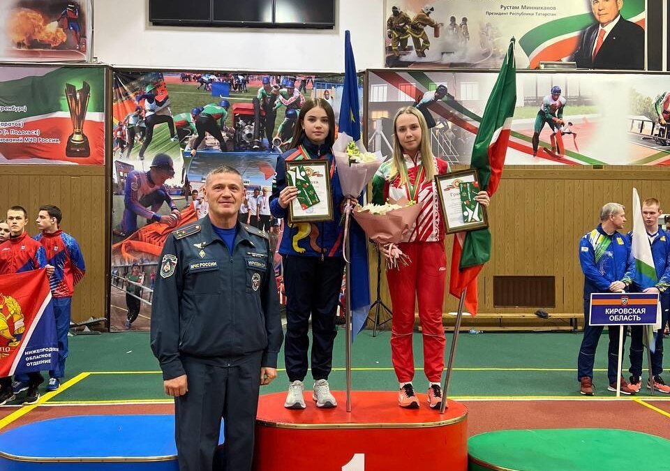 Красный пожарник казань. Пожар в казани сейчас. Красный пожарник казань. Казань 11 мая. Кировская пожарка казань.