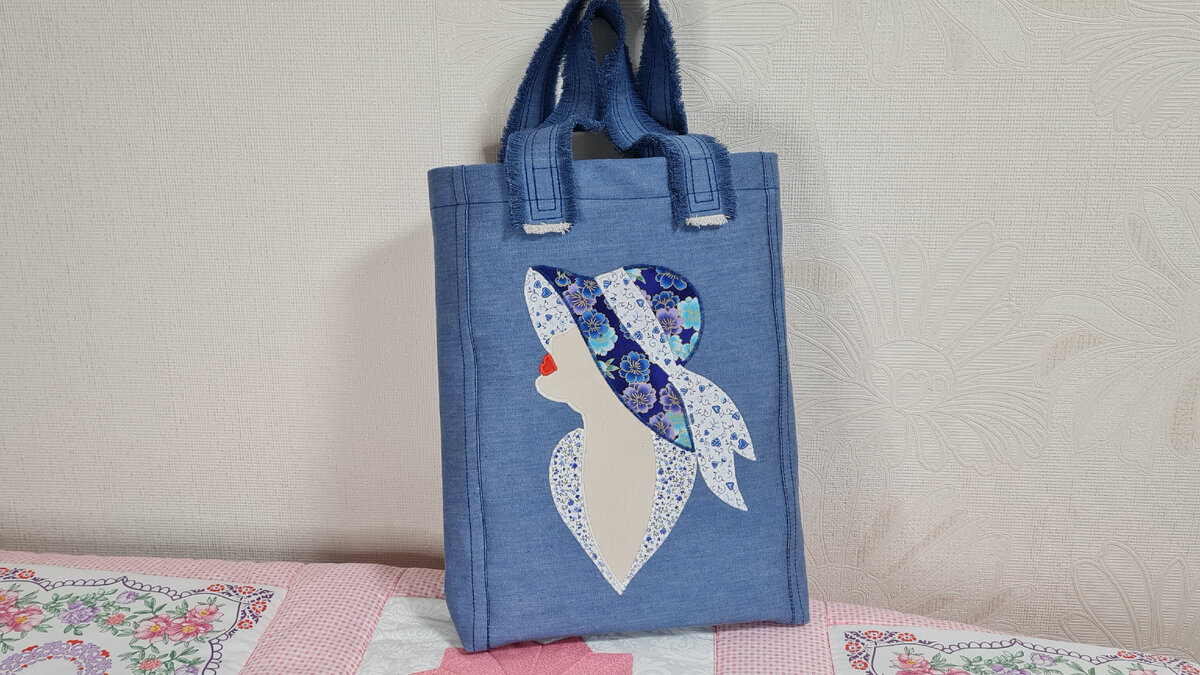 летняя облегчённая сумка с аппликацией