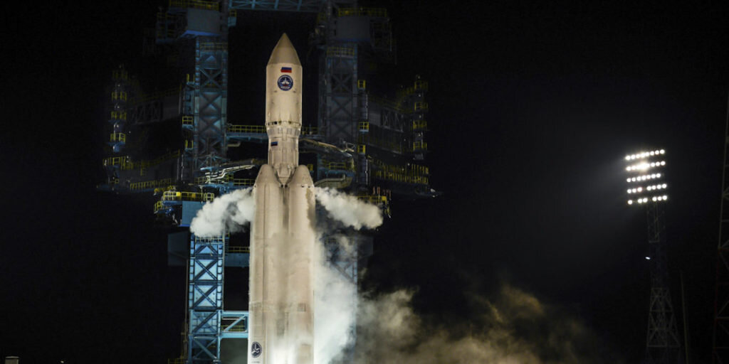 спасательные спутники. ка глонасс-к2. глонасс — российская глобальная навигационная система. система спутников роскосмоса. сфера роскосмос.