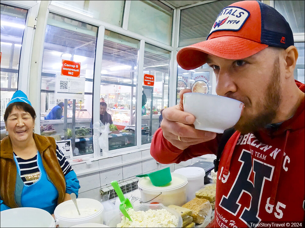 Любовь и голуби мемы. Меня бросили. Пить будем. Что тут пить картинки. Мем что тут пить.