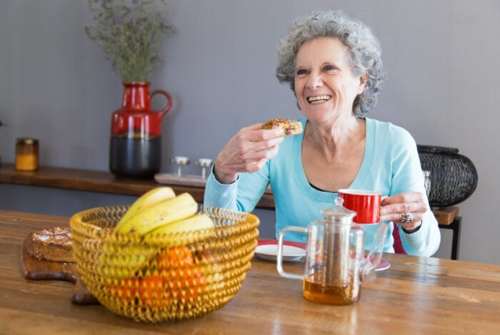 кофе вредная привычка. вред кофе. польза какао. можно ли пить кофе пожилым людям. кофе повышает давление или снижает.