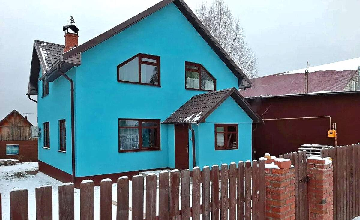 Гараж с эксплуатируемой кровлей. Дом с солнечными панелями. Дом бунгало с плоской крышей. Дом махно архитектор. Dom and dom react.