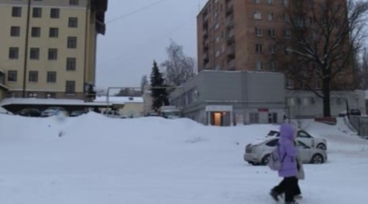    В Курске на улице Дзержинского произошёл пожар