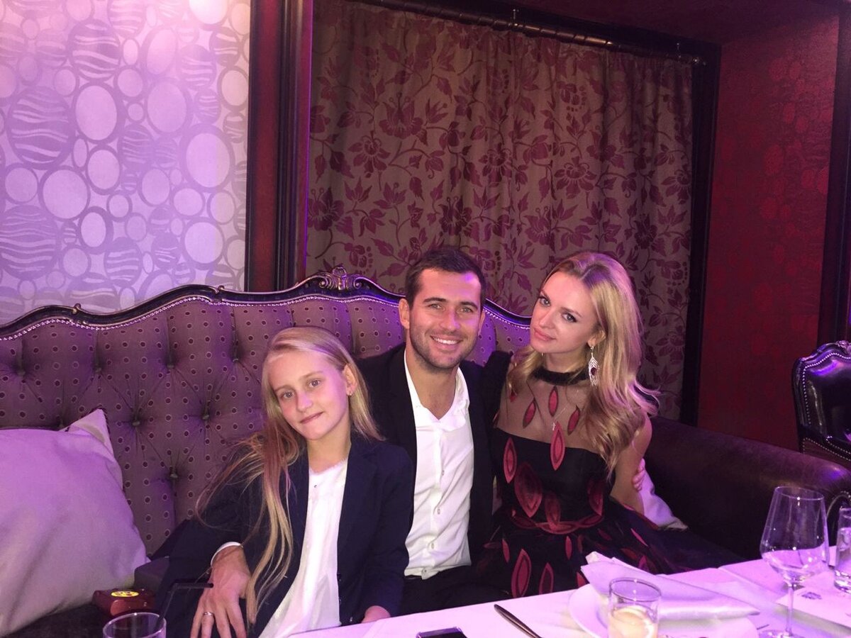    Милана Тюльпанова с бывшим мужем Александром Кержаковым и его дочерью ДарьейЛичный архив Миланы Тюльпановой