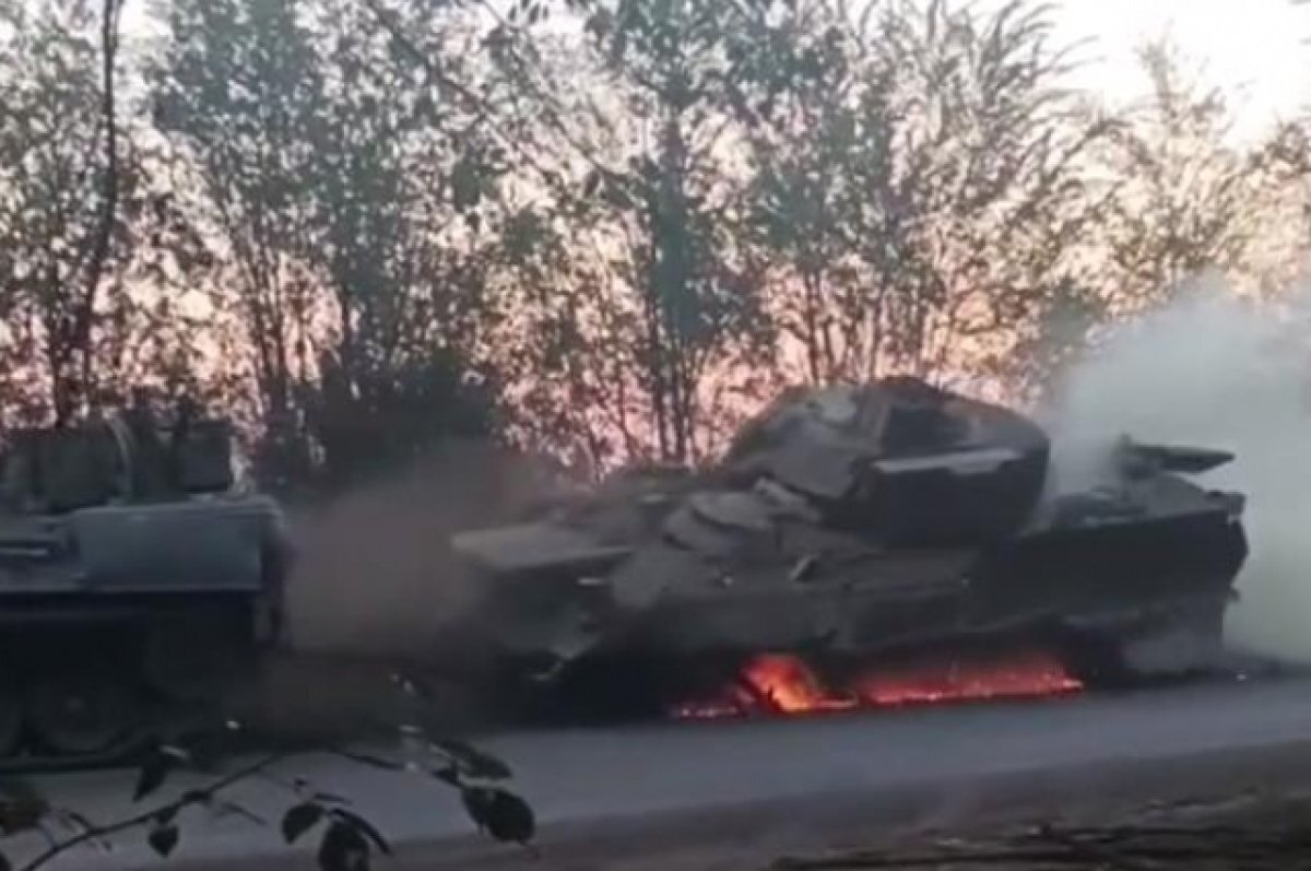    Американская БМП Bradley рассыпалась на части.