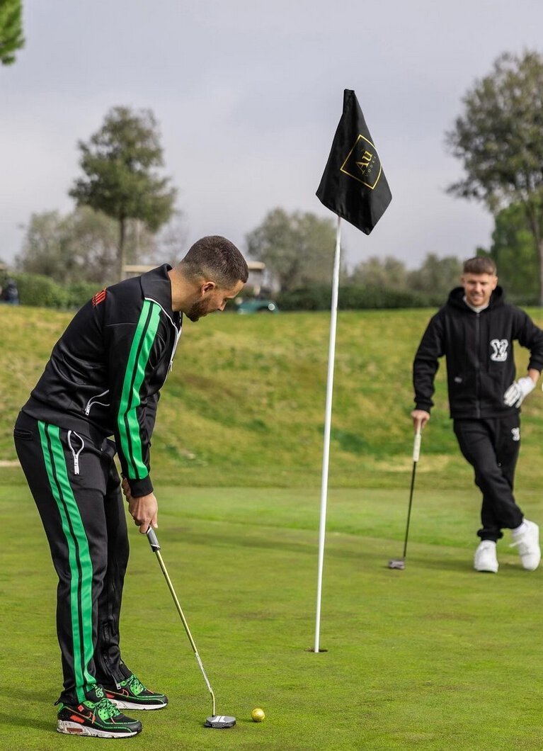 подруги гуляют. подруги в кофейне. лето подруги. фотосессия подруг. подруги в кофейне.