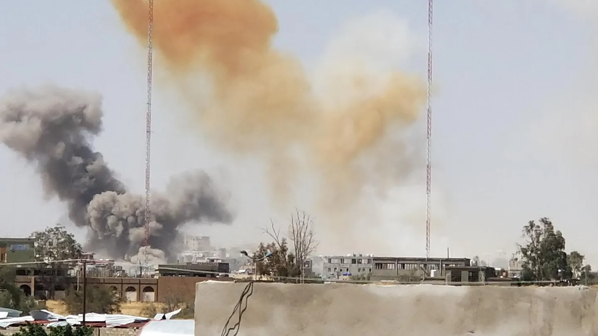 взрыв у колледжа в йемене. арабская весна йемен 2011. обстановка в йемене сейчас. события в йемене в картинках и видео. йемен арабы-йеменцы.