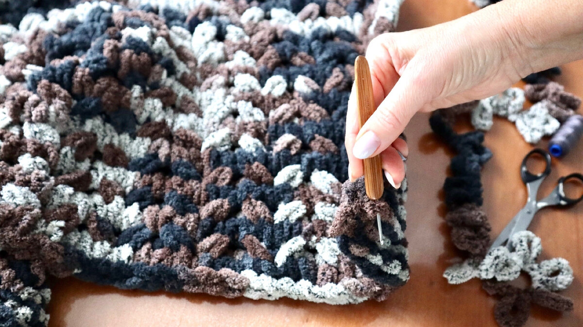 Вязание спицами для начинающих пошагово набор петель. Как сделать 2 спицами. Как сделать 2 спицами. Вязание спицами набор петель самый простой. Набор петель начального ряда.