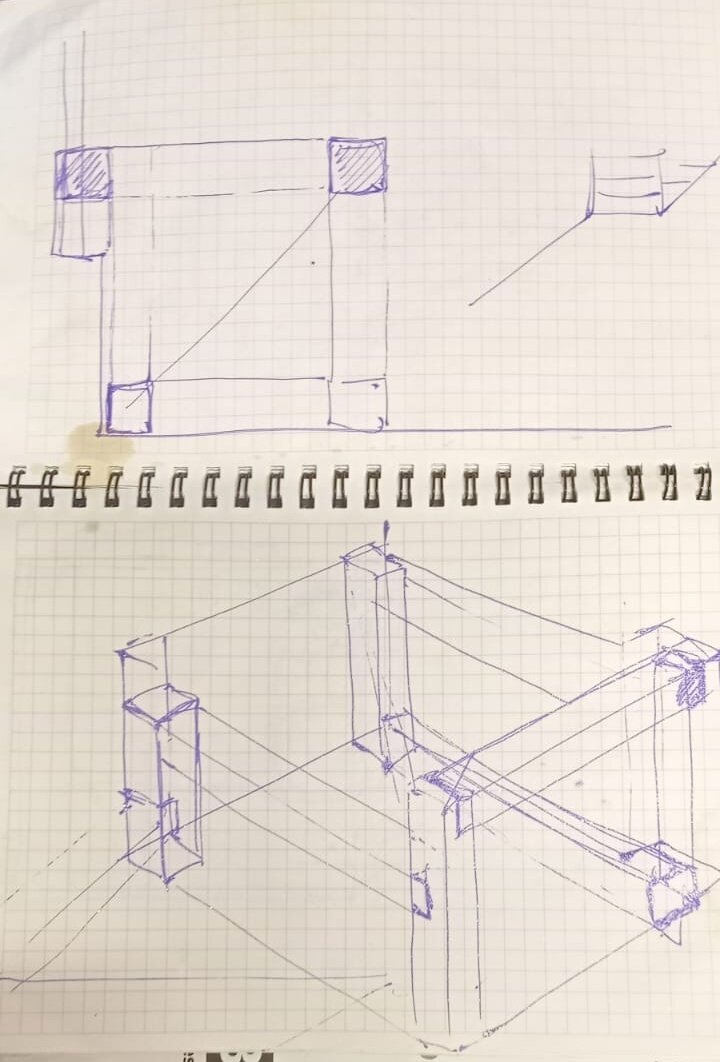 Муж планирует площадку на повороте лестницы