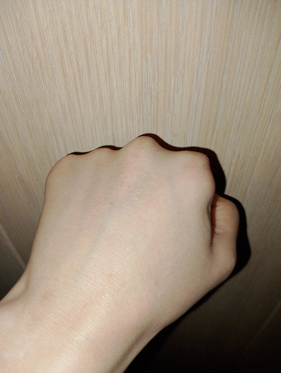 В девяностые процветала стена непонимания, которую трудно разбить кулаком. 