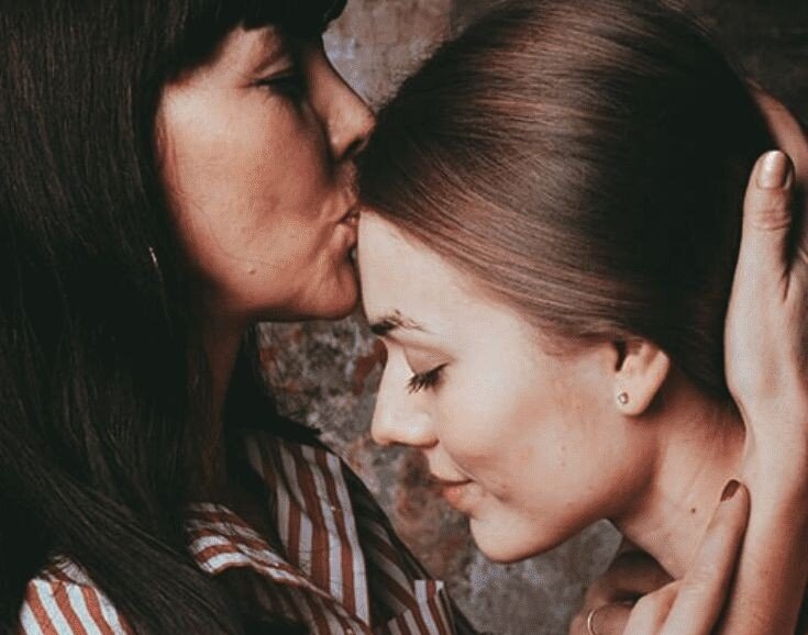 Игнор. Игнорить ли девушку. Игнорирование самый тяжелый вид психологического насилия. Парень игнорит. Девушка после расставания.