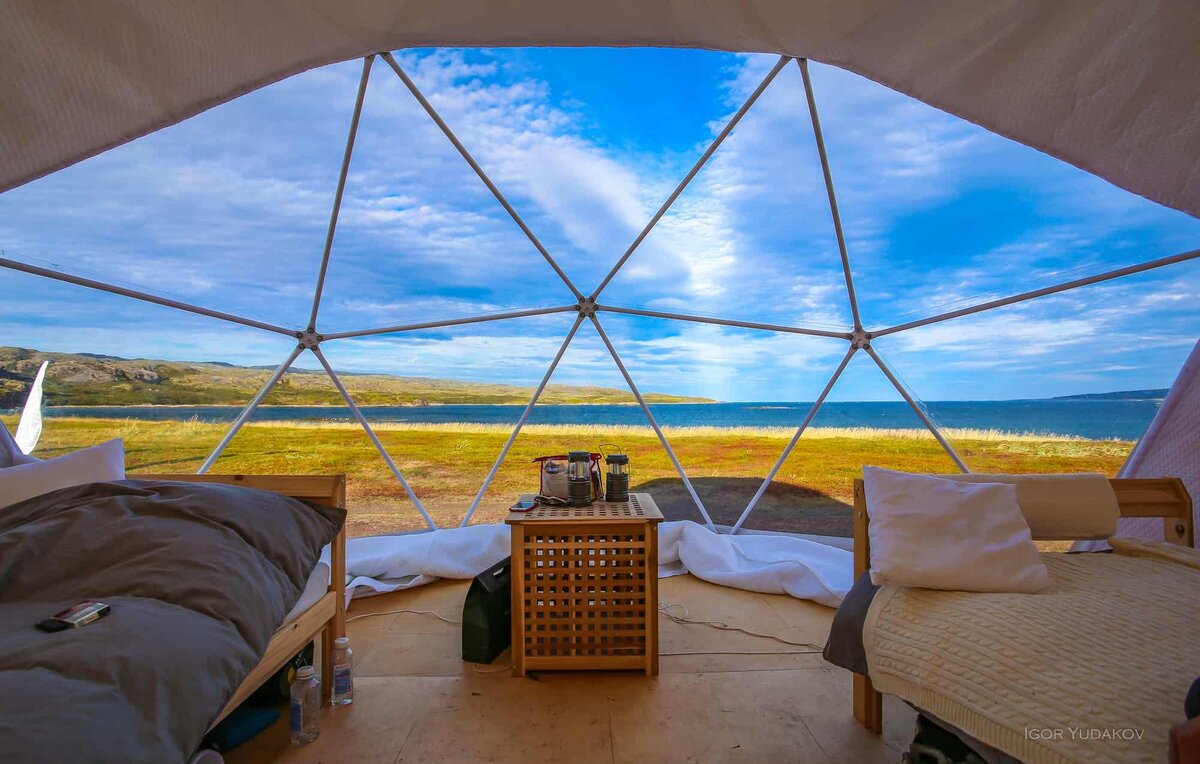 озеро северное черноголовка с палатками. кемпинг в карелии. где отдохнуть с палаткой. кемпинг фестивальный калининград. селигер озеро кемпинг.