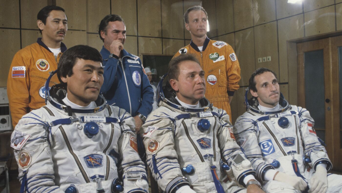 люди в космосе видео