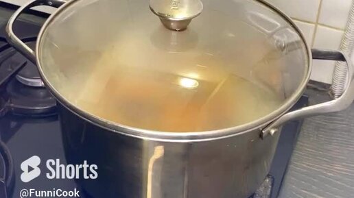 Лицо у него черное закопченное дымом. Лицо у него черное закопченное дымом. Парень в капюшоне дым. Мужчина курит на тёмном фоне. Томас шелби курит.