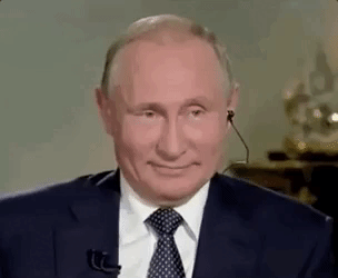 Путин смеется