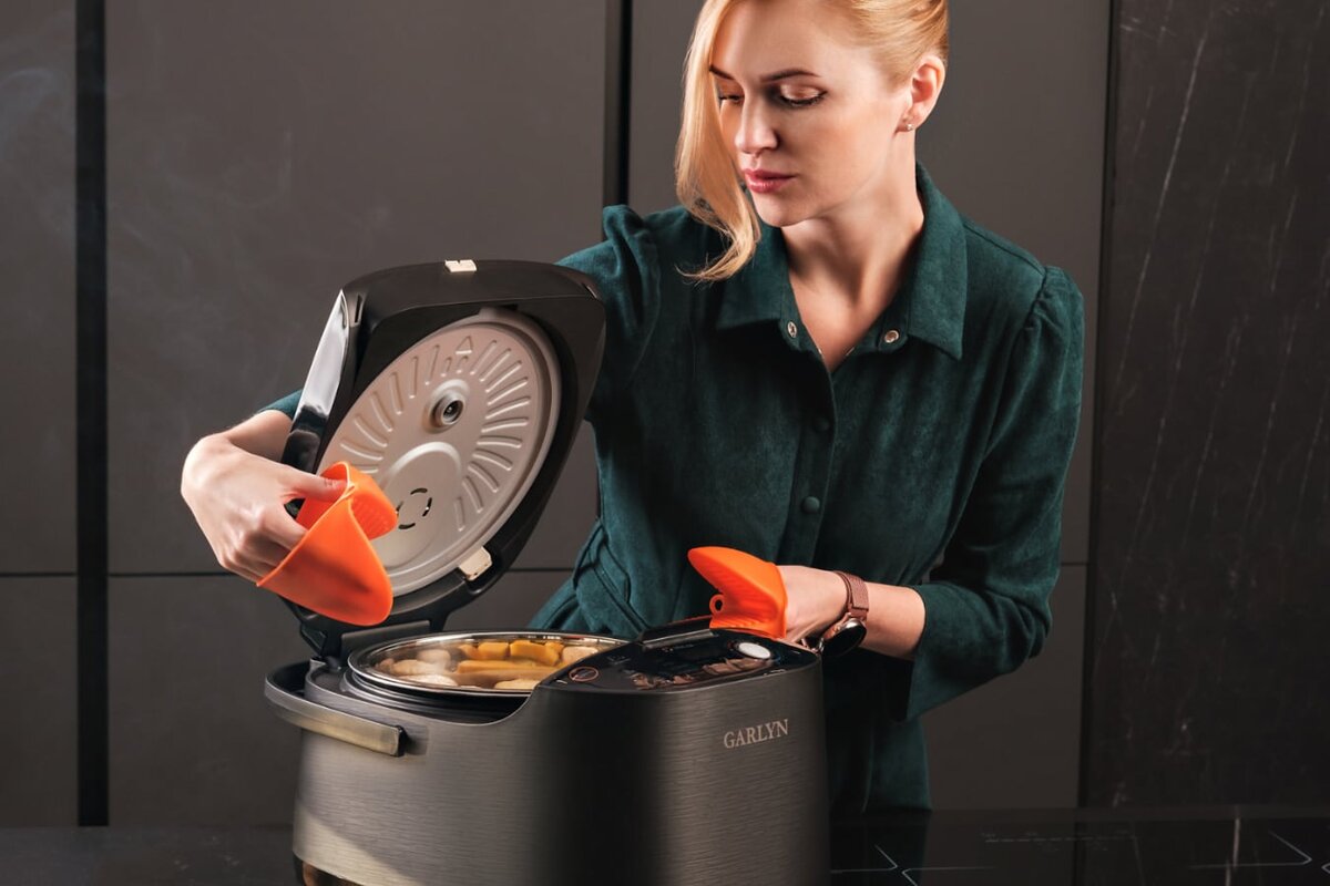 Модель оснащена ручкой для переноски. Вес агрегата при этом небольшой, он составляет 3,9 кг