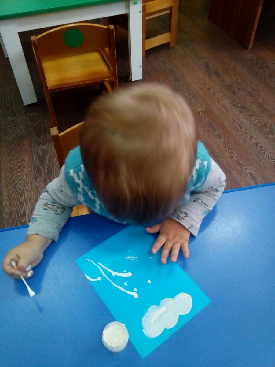 Первый рисунок из детского сада. Теперь дома в альбоме