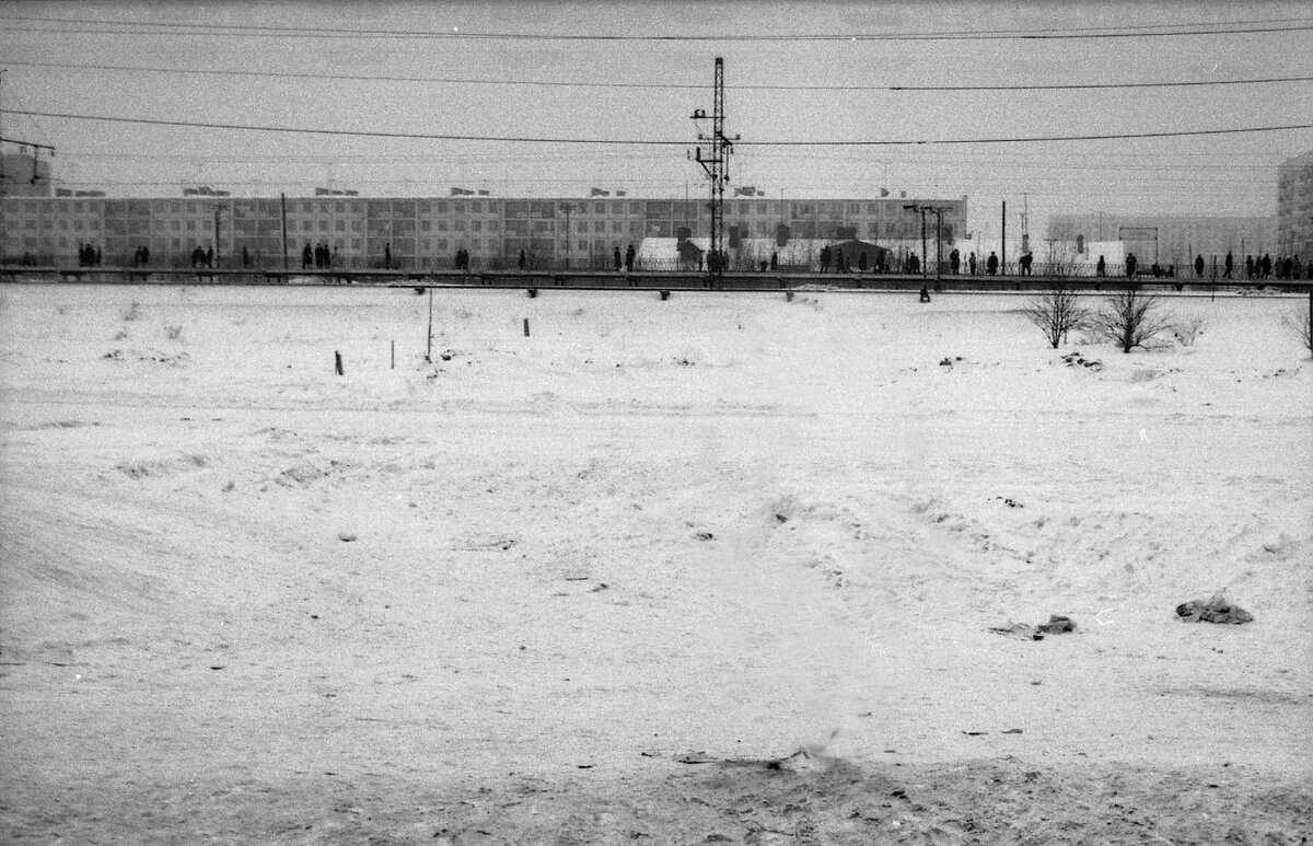 Вид на платформу Купчино (Проспект Славы). 70-е годы. Фото Pastvu