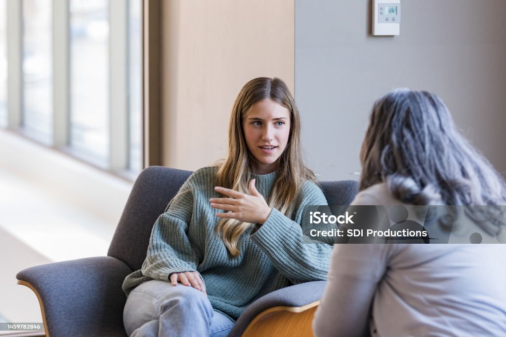 Колмовская психиатрическая больница. Как можно сдать человека в психушку. Можно сдать человека в психиатрическую больницу. Можно сдать человека в психиатрическую больницу. Психически больной человек.