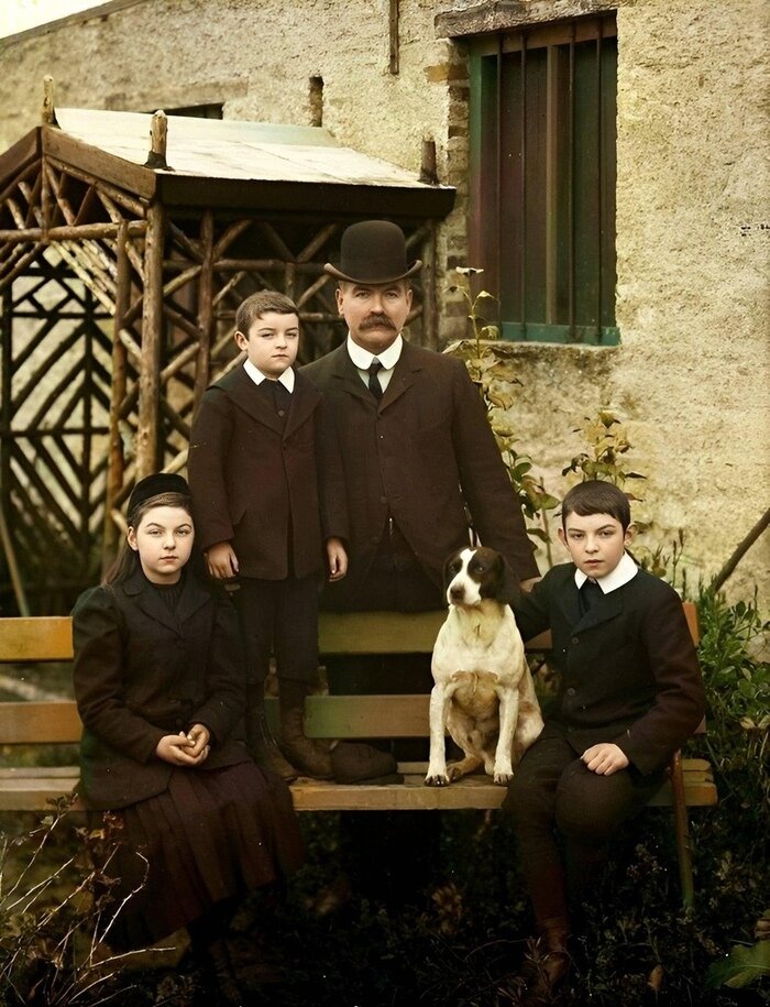 проект владимир владимирович маяковский писатель. юмористические рассказы отечественных писателей xix xx веков. юмористические журналы 19 века. детская книга. известные произведения зощенко для детей.