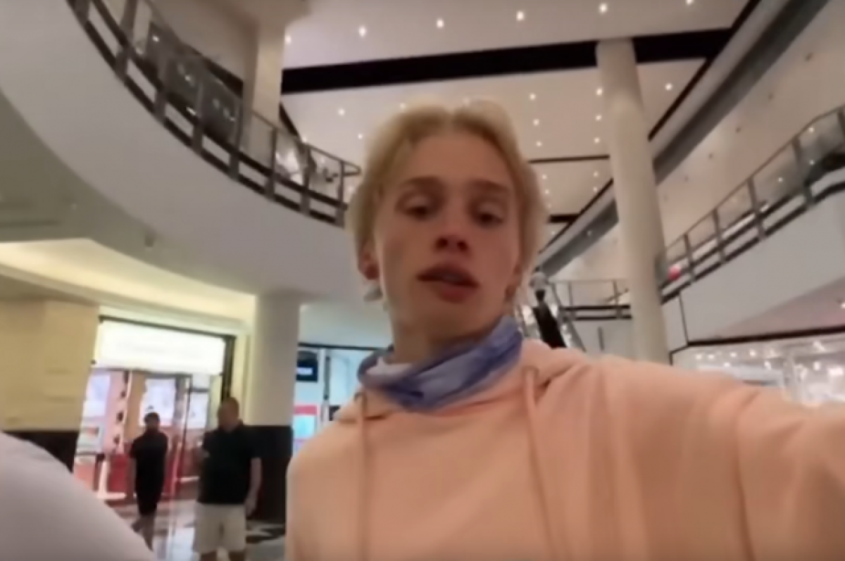 Данил данил милохин. Даня фан. Жизнь дани. Жизнь дани. Даня фото из ивановых.