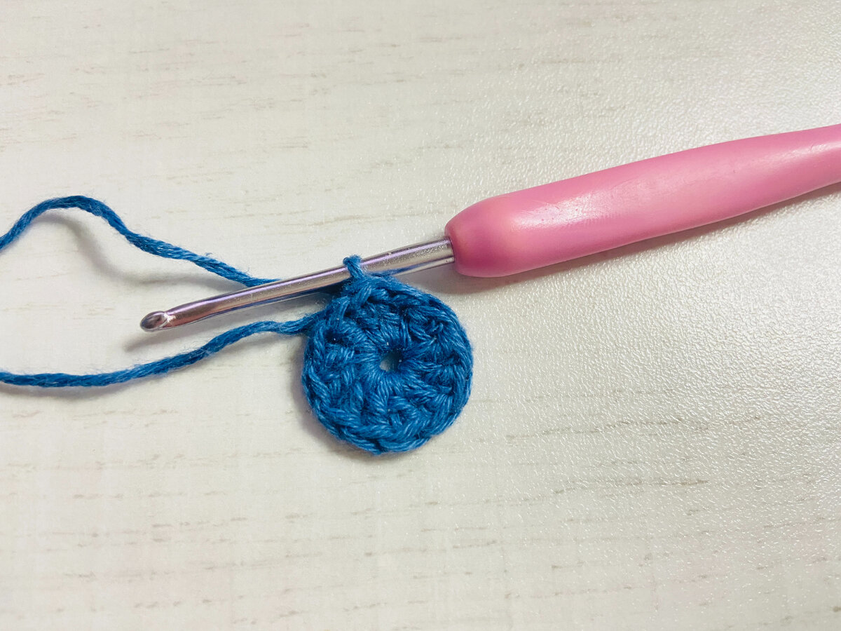 как вязать 3 столбик крючком. неполный столбик с двумя накидами крючком. неполный столбик с 2 накидами. как вязать 3 столбик крючком. вязание крючком столбик с двумя накидами.